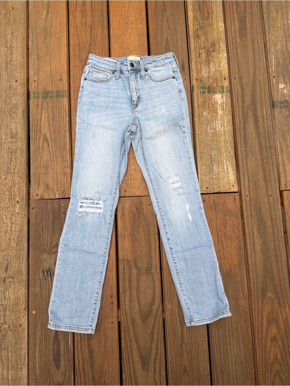 Universal Thread Light Blue Straight Leg Jeans Size 00/24